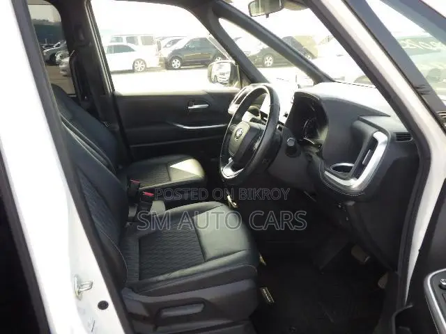 Toyota Noah 2022 Pearl