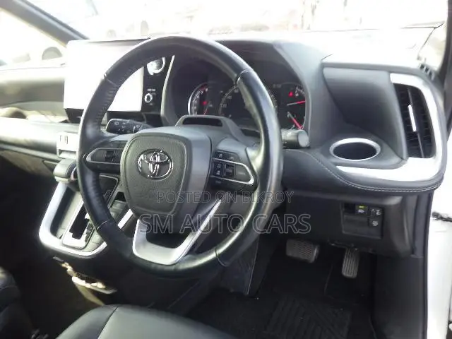Toyota Noah 2022 Pearl