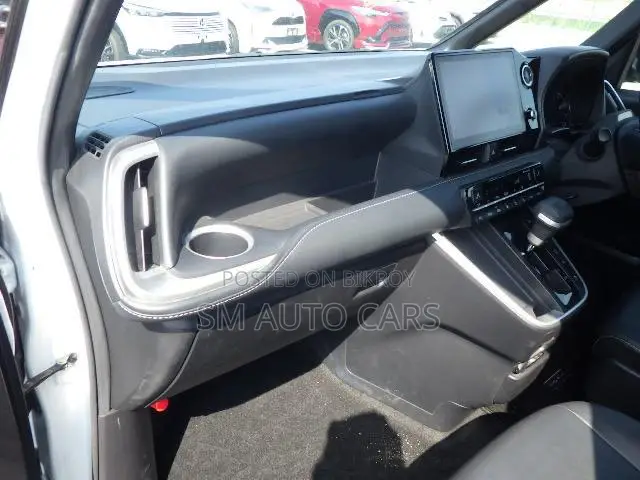 Toyota Noah 2022 Pearl