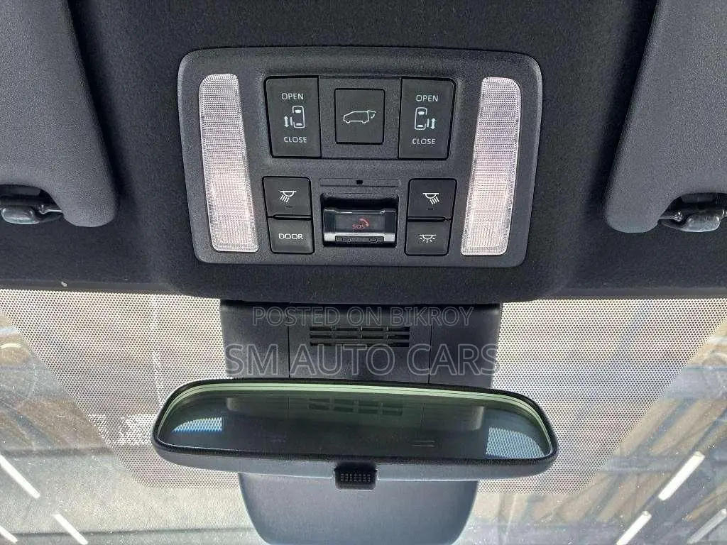 Toyota Noah 2022 Pearl