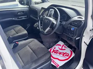 Toyota Noah 2021 Pearl