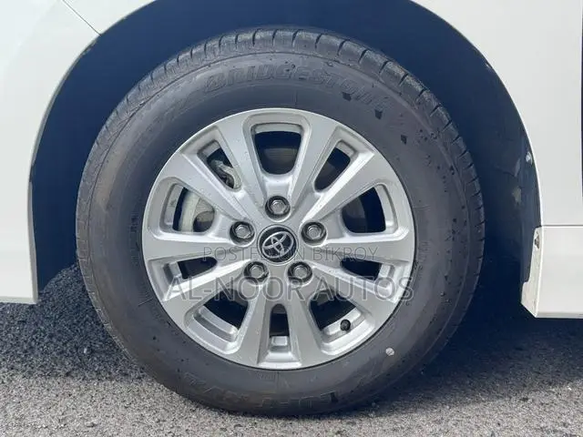 Toyota Noah 2021 Pearl
