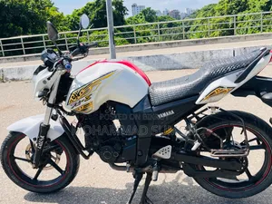 ইয়ামাহা এফজেড ২০১৪ রেড