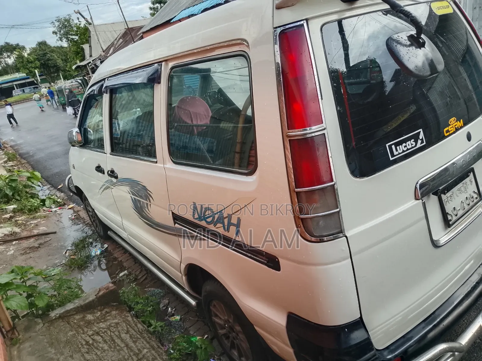 Toyota Noah 2004 White