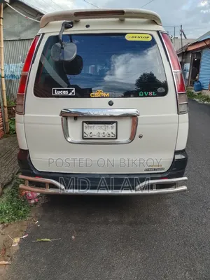 Toyota Noah 2004 White