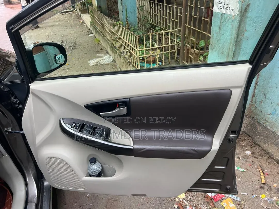 Toyota Prius 2014 Gray