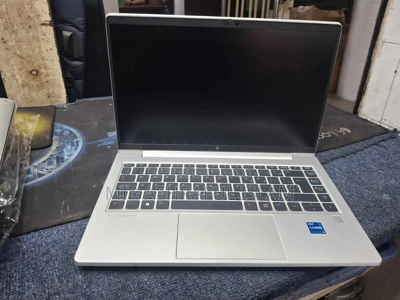 Laptop HP EliteBook 640 G9 1GB Intel Core I5 SSHD+SSD 512GB