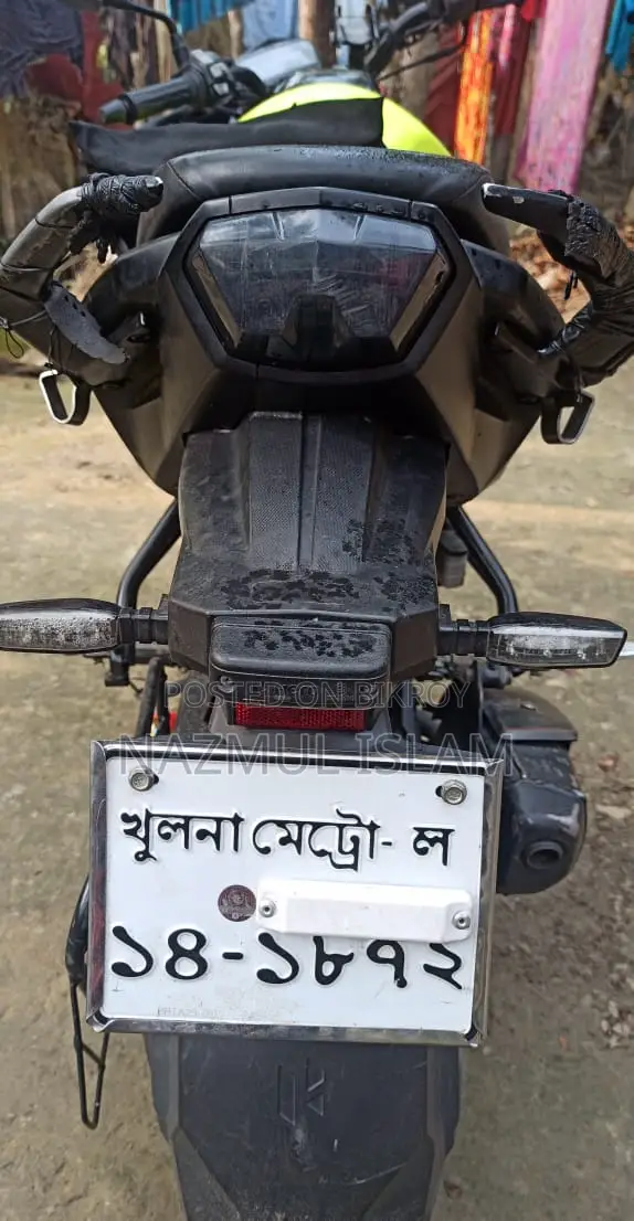 Hero Thriller 160R 4V 2025 Black