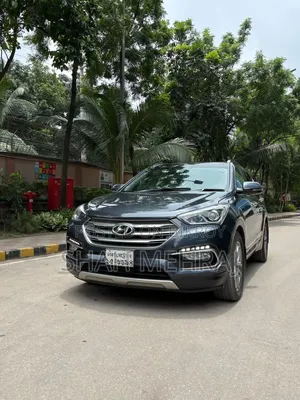 হুন্ডাই সান্টা ফে ২০১৭ গ্রে