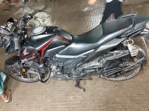হোন্ডা এক্স-ব্লেড ১৬০ ২০২২ ব্ল্যাক