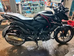 হোন্ডা এক্স-ব্লেড ১৬০ ২০২২ ব্ল্যাক