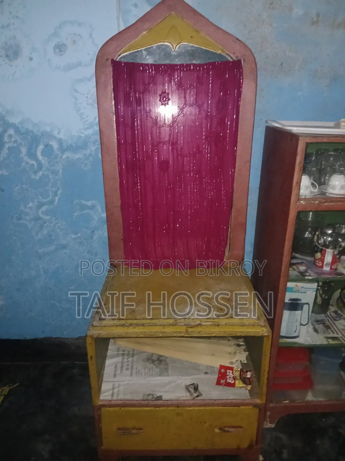 Dressing Table/Showcase