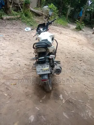 হিরো হাঙ্ক ২০১৭ হোয়াইট