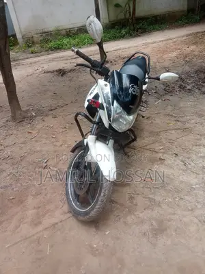 হিরো হাঙ্ক ২০১৭ হোয়াইট