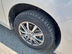 Toyota Noah 1.8 Front-Wheel Drive Hybrid (7-seater) 2021 Silver