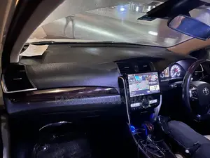 Toyota Premio 2018 Pearl