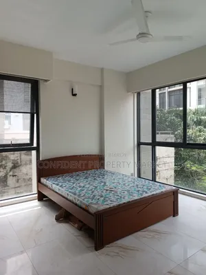বসুন্ধরায় সাজানো ৩-বেডরুমের অ্যাপার্টমেন্ট ভাড়ার জন্য
