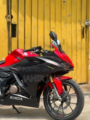 হোন্ডা সিবিআর ২০২১ লাল