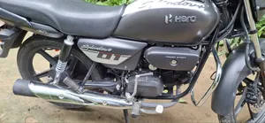 হিরো স্প্লেন্ডার প্লাস স্পোর্টস ২০২৫ গ্রে