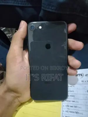 অ্যাপল আইফোন ৮ ৬৪ জিবি ব্ল্যাক