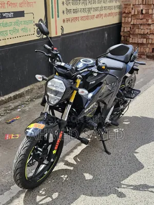 সুজুকি জিক্সার ২০২৫ ব্ল্যাক