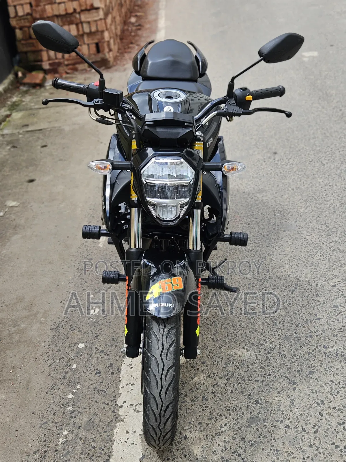সুজুকি জিক্সার ২০২৫ ব্ল্যাক