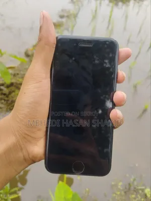 Apple iPhone SE (2020) 64 GB Black