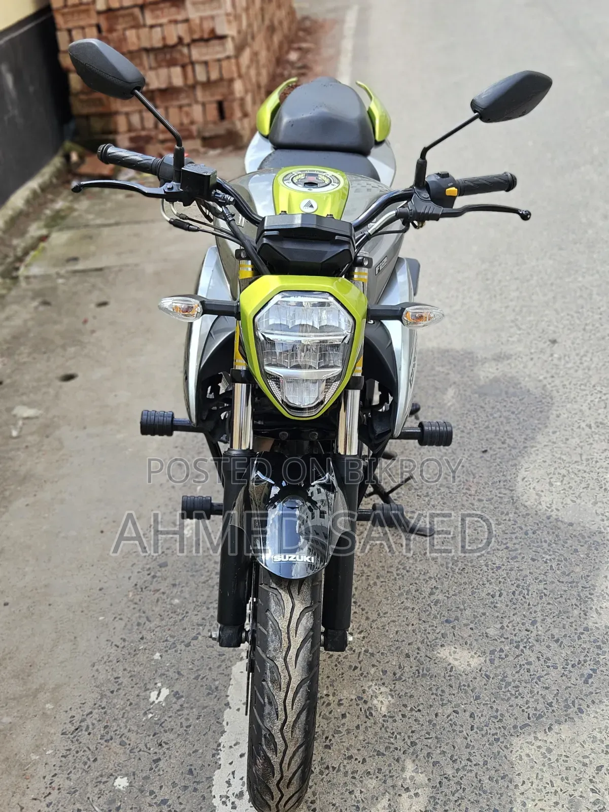 সুজুকি গিক্সার ২০২৫ গ্রে