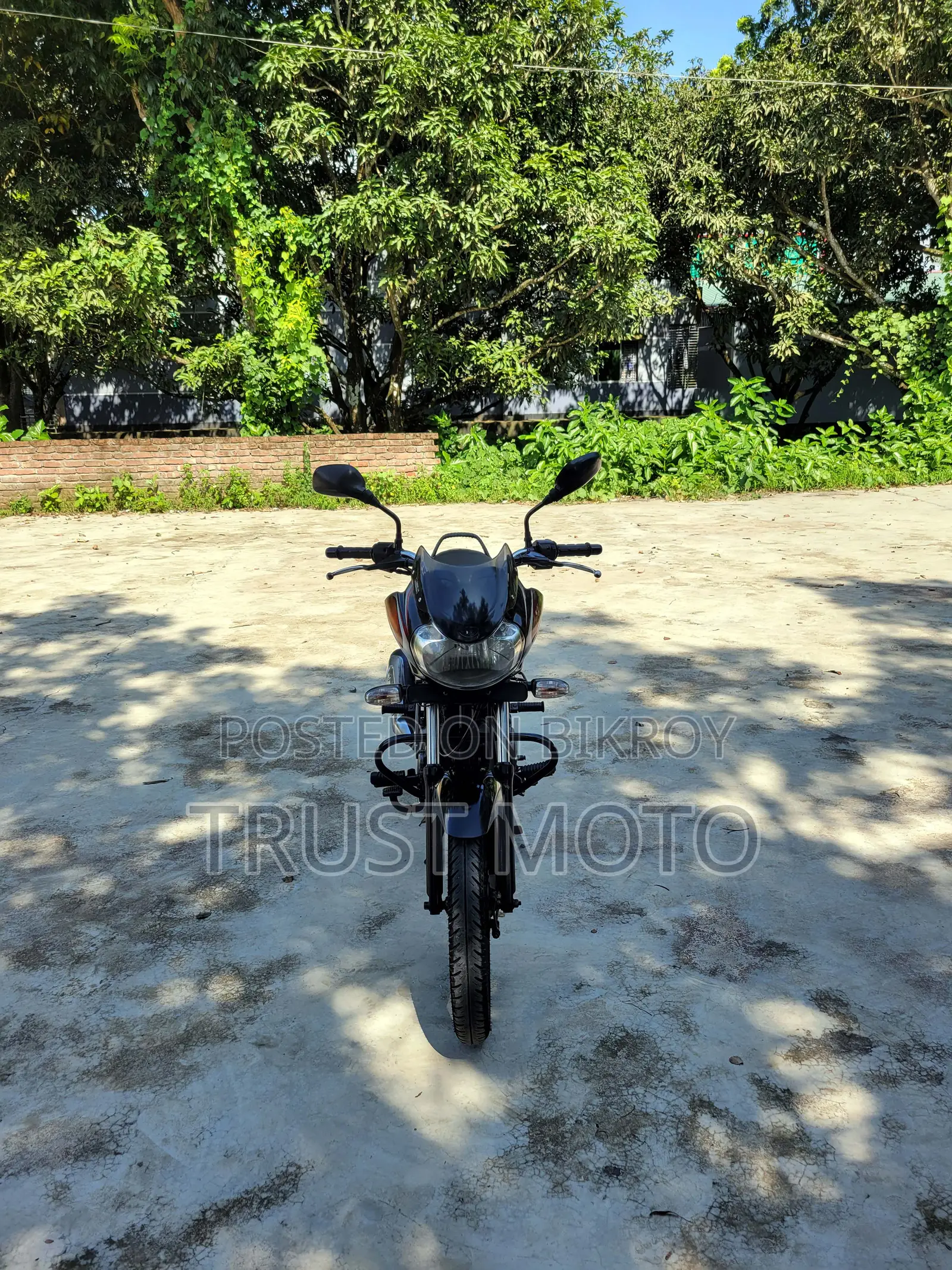 বাজাজ ডিসকভার ১০০ ২০১৮ ব্ল্যাক