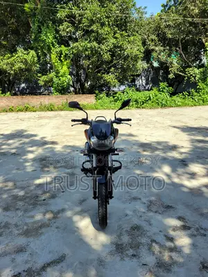 বাজাজ ডিসকভার ১০০ ২০১৮ ব্ল্যাক