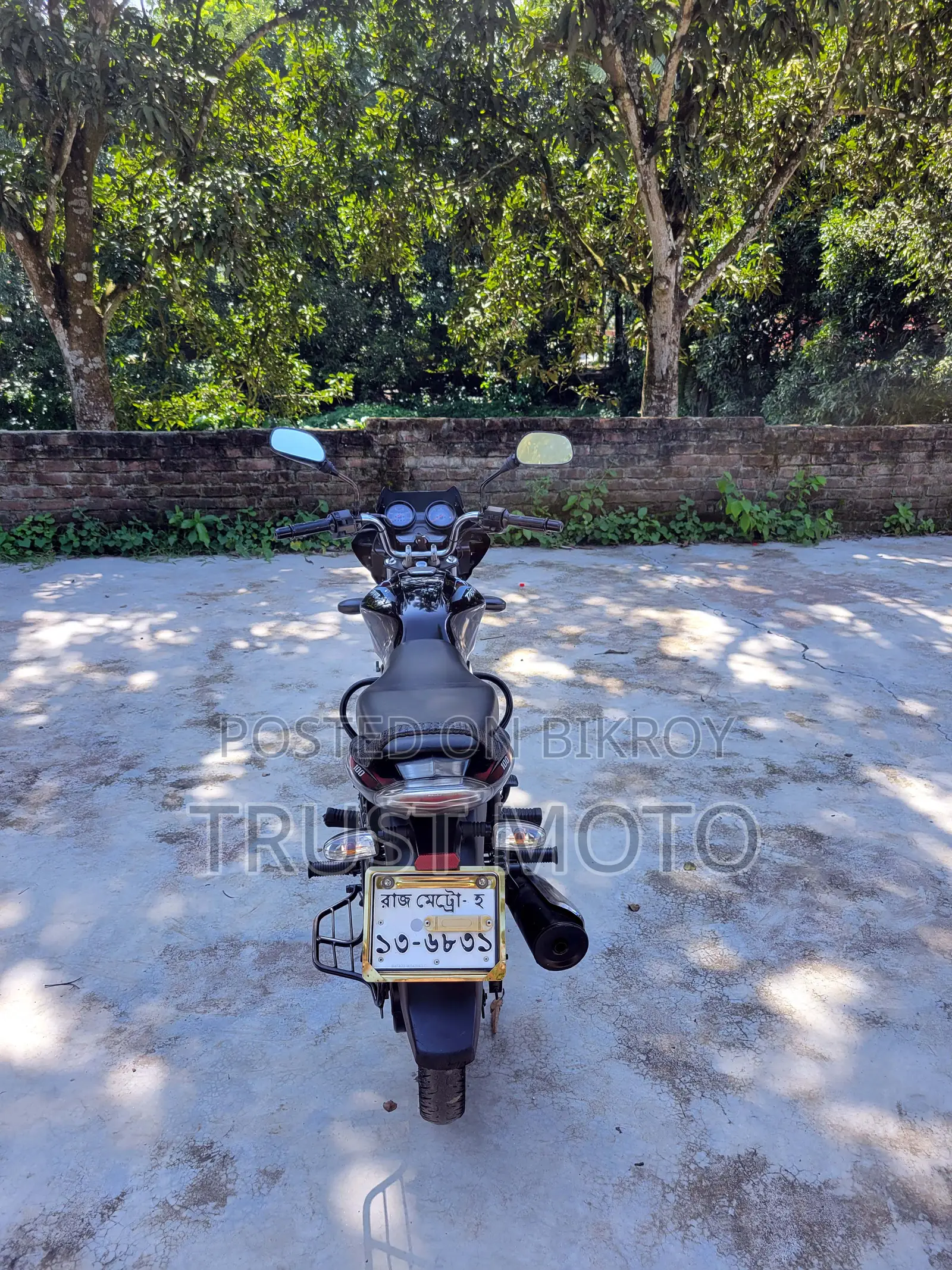 বাজাজ ডিসকভার ১০০ ২০১৮ ব্ল্যাক