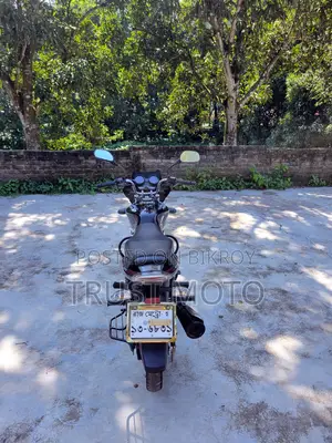 বাজাজ ডিসকভার ১০০ ২০১৮ ব্ল্যাক
