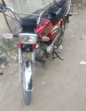 হোন্ডা ২০১৬ লাল