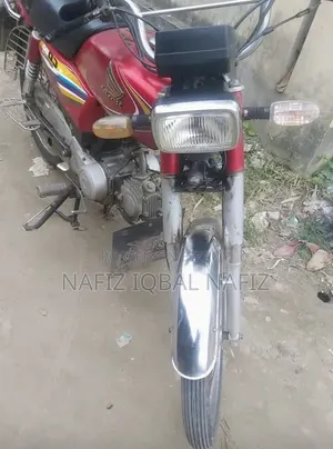 হোন্ডা ২০১৬ লাল