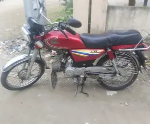হোন্ডা ২০১৬ লাল
