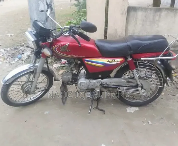 হোন্ডা ২০১৬ লাল