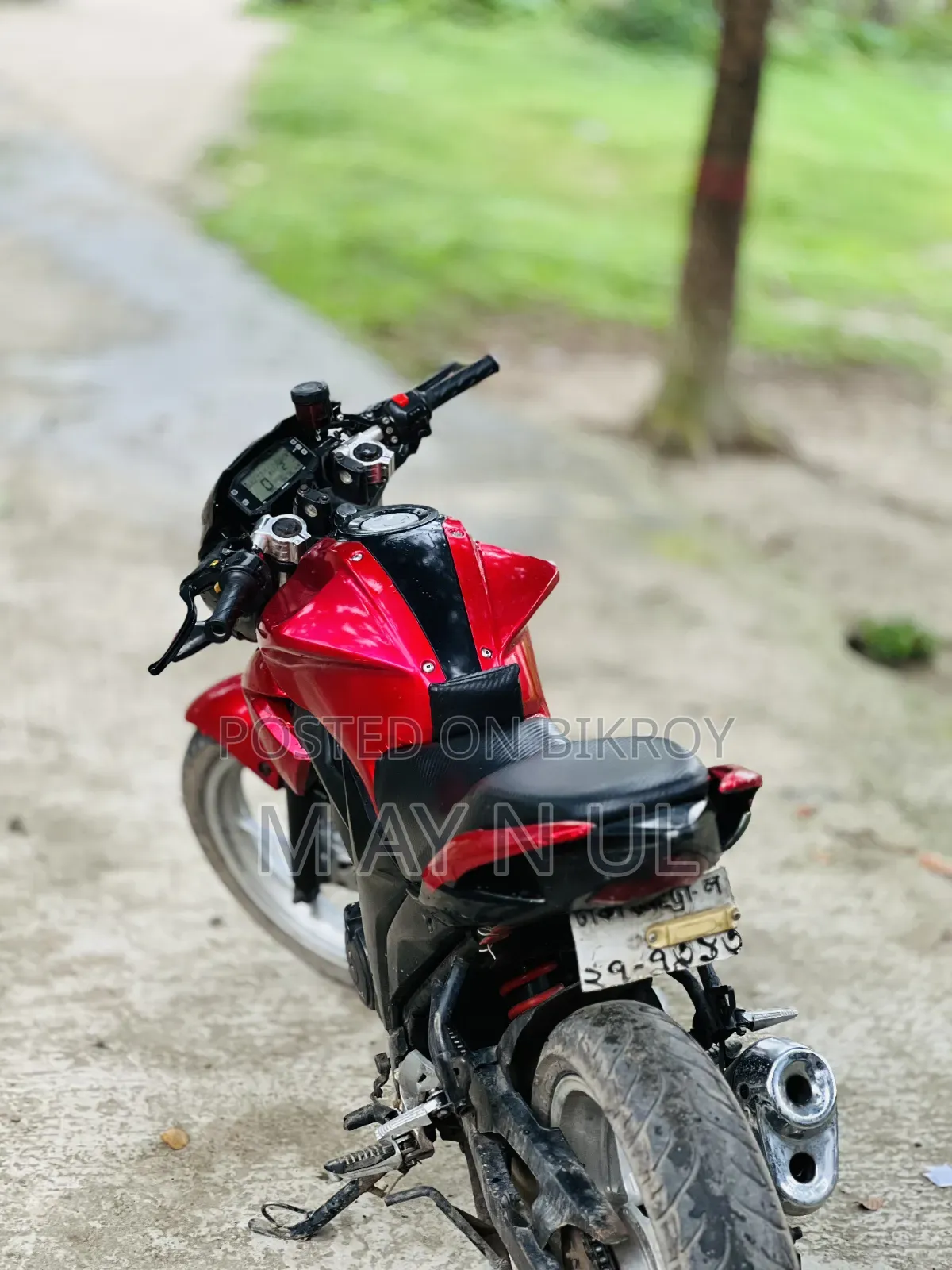 সুজুকি জিক্সার ২০১৬ লাল