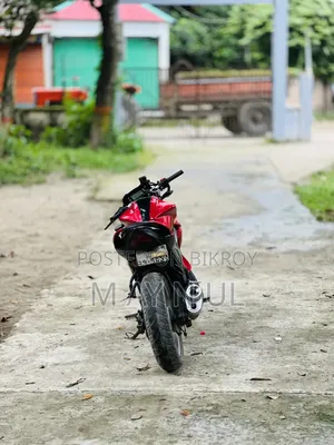 সুজুকি জিক্সার ২০১৬ লাল