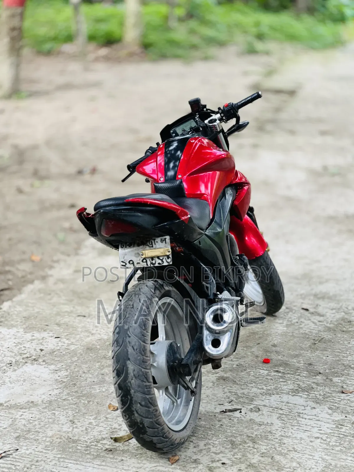 সুজুকি জিক্সার ২০১৬ লাল