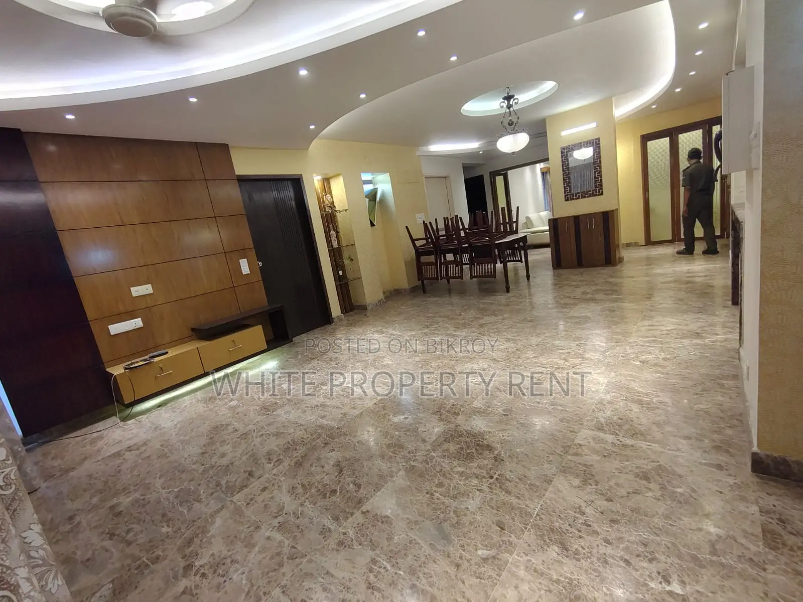 গুলশানের হোয়াইট প্রপার্টিতে ৪ বেডরুমের ফার্নিশড অ্যাপার্টমেন্ট ভাড়ার জন্য