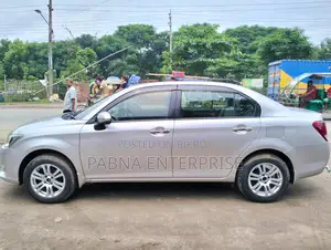 টয়োটা এক্সিও ২০১২ সিলভার