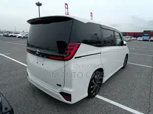 Toyota Noah 2023 Pearl