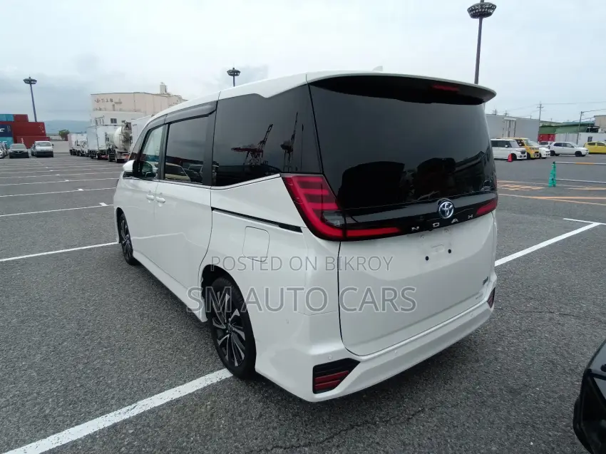 Toyota Noah 2023 Pearl