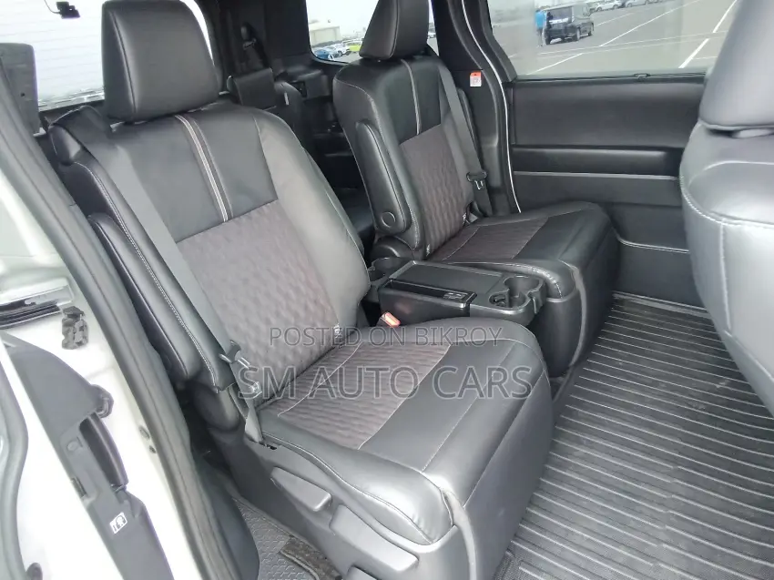 Toyota Noah 2023 Pearl
