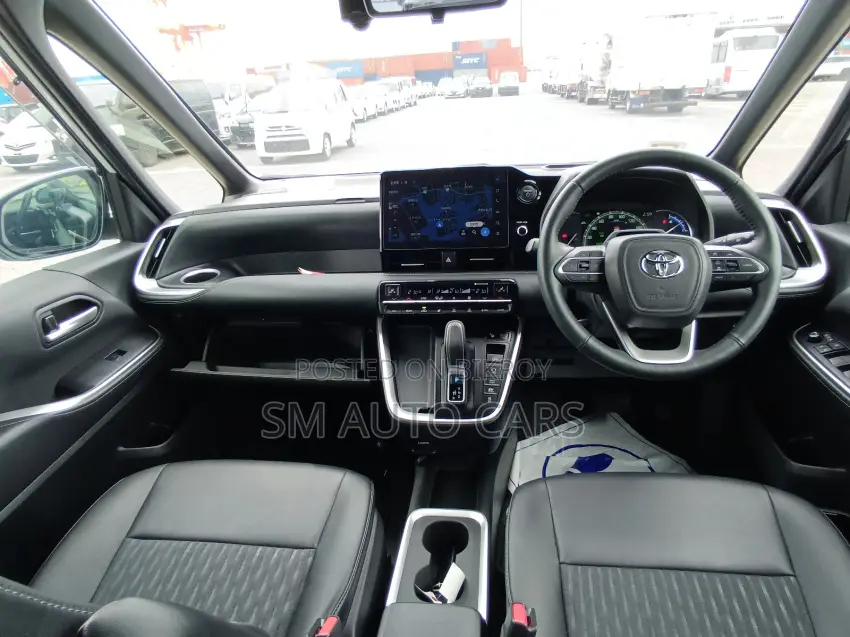 Toyota Noah 2023 Pearl