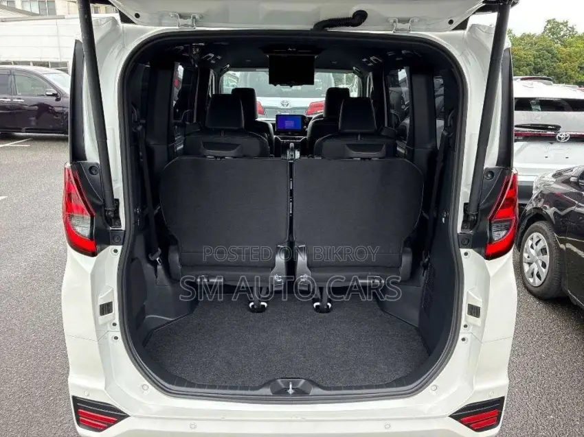Toyota Noah 2023 Pearl