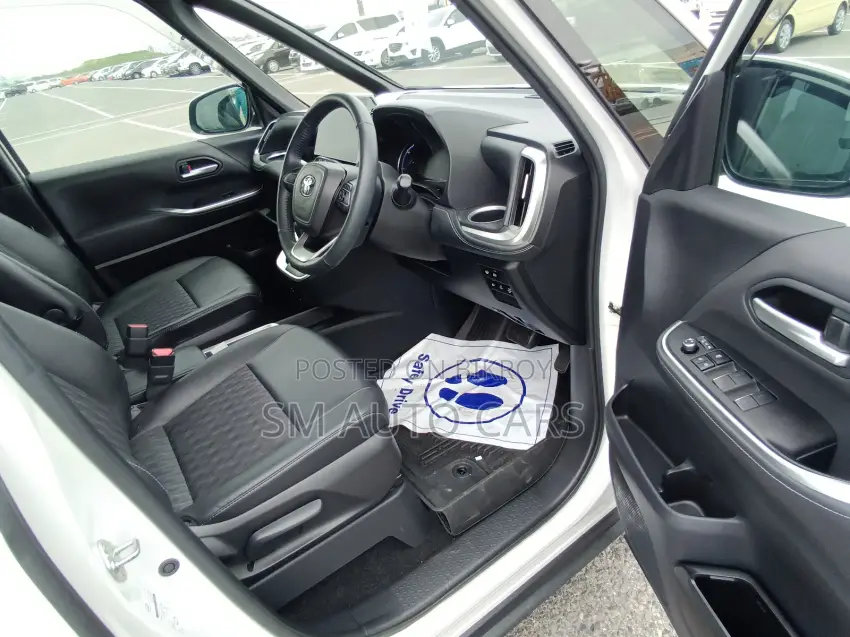 Toyota Noah 2023 Pearl