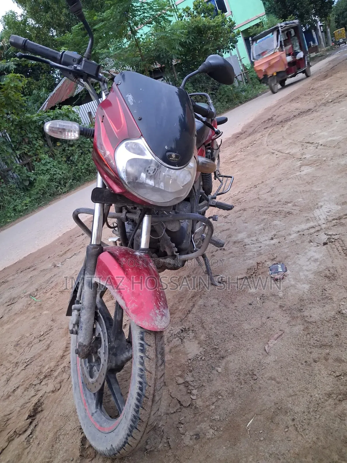 বাজাজ ডিসকভার ১৩৫ ২০১১ লাল