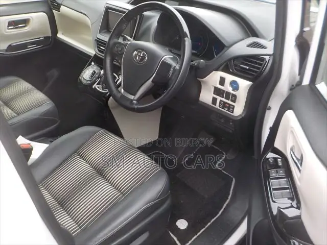 Toyota Noah 2021 Pearl