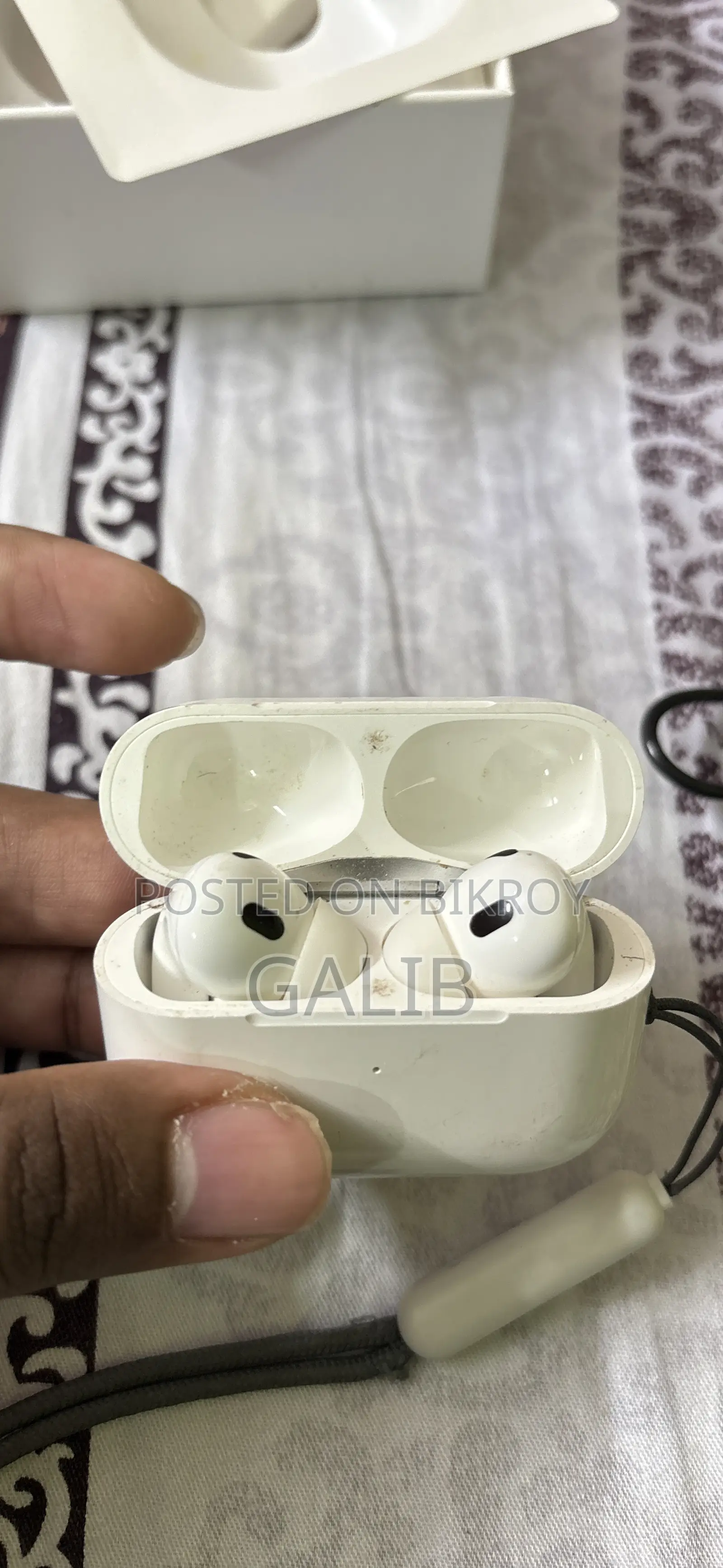 অ্যাপল ২য় প্রজন্মের এয়ারপডস